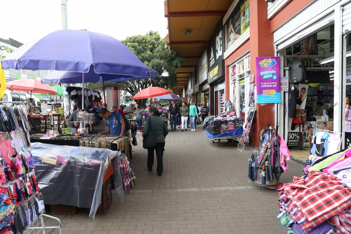 Vendedores ambulantes- invasión del espacio público