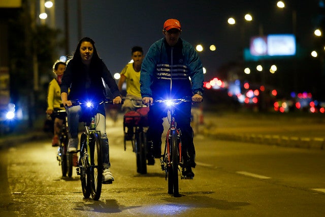 El pasado jueves 9 de agosto se realizó la ciclovía nocturna en Bogotá