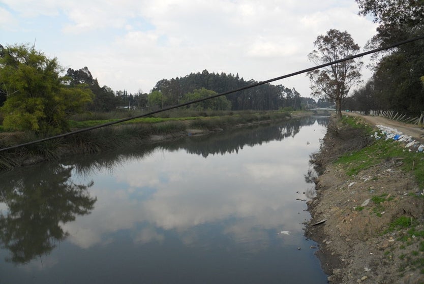 Cuerpo de una mujer fue encontrado flotando en el Río Bogotá