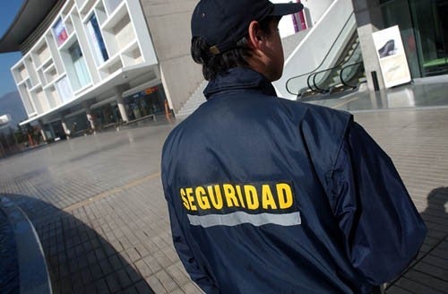 Guarda de seguridad escopolaminado