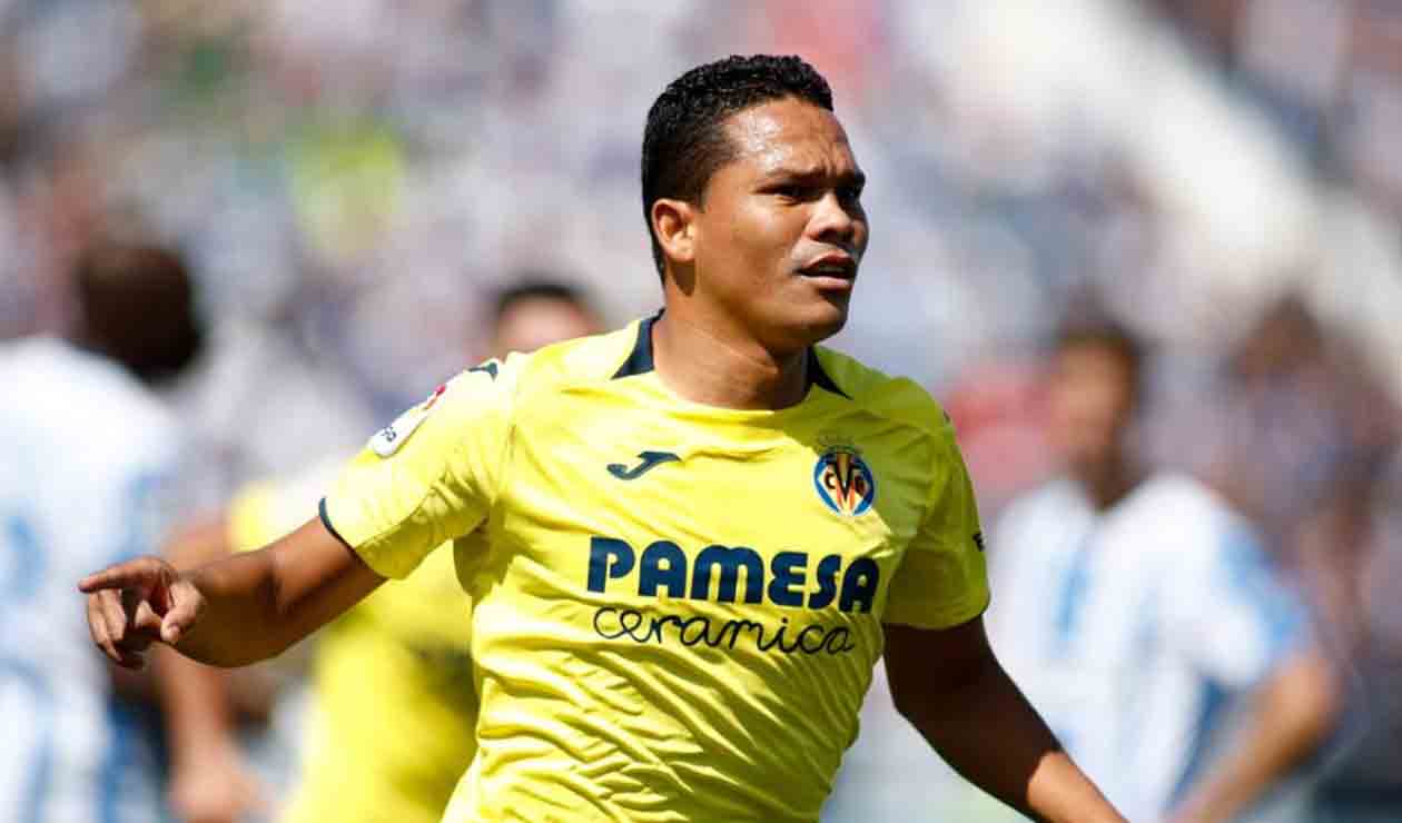 Carlos Bacca jugando con el Villarreal de España