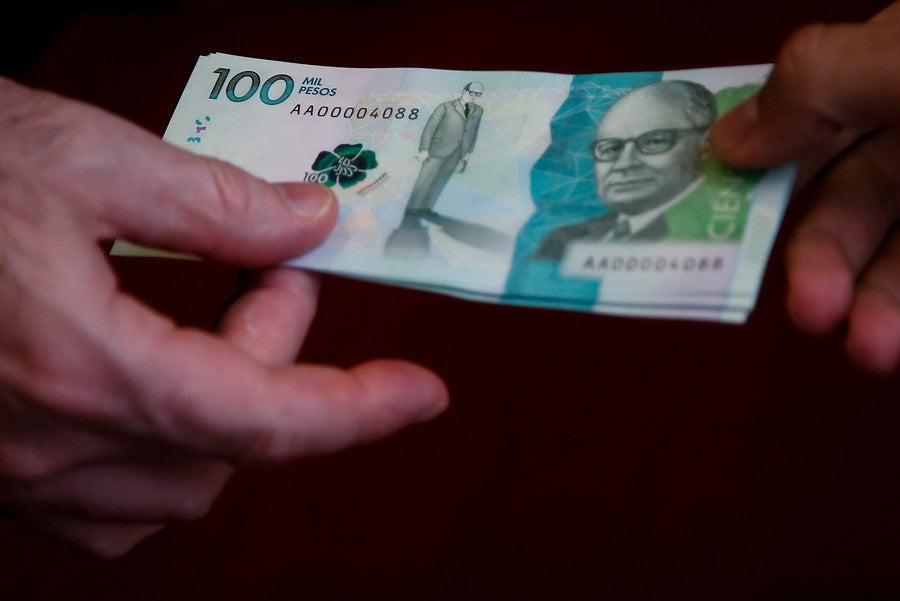 Billetes de 100 mil pesos colombianos.