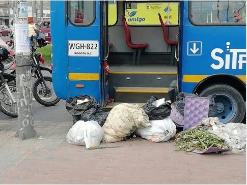 Bus involucrado en accidente de tránsito