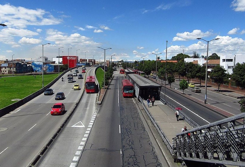 Vehículos por la Calle 80