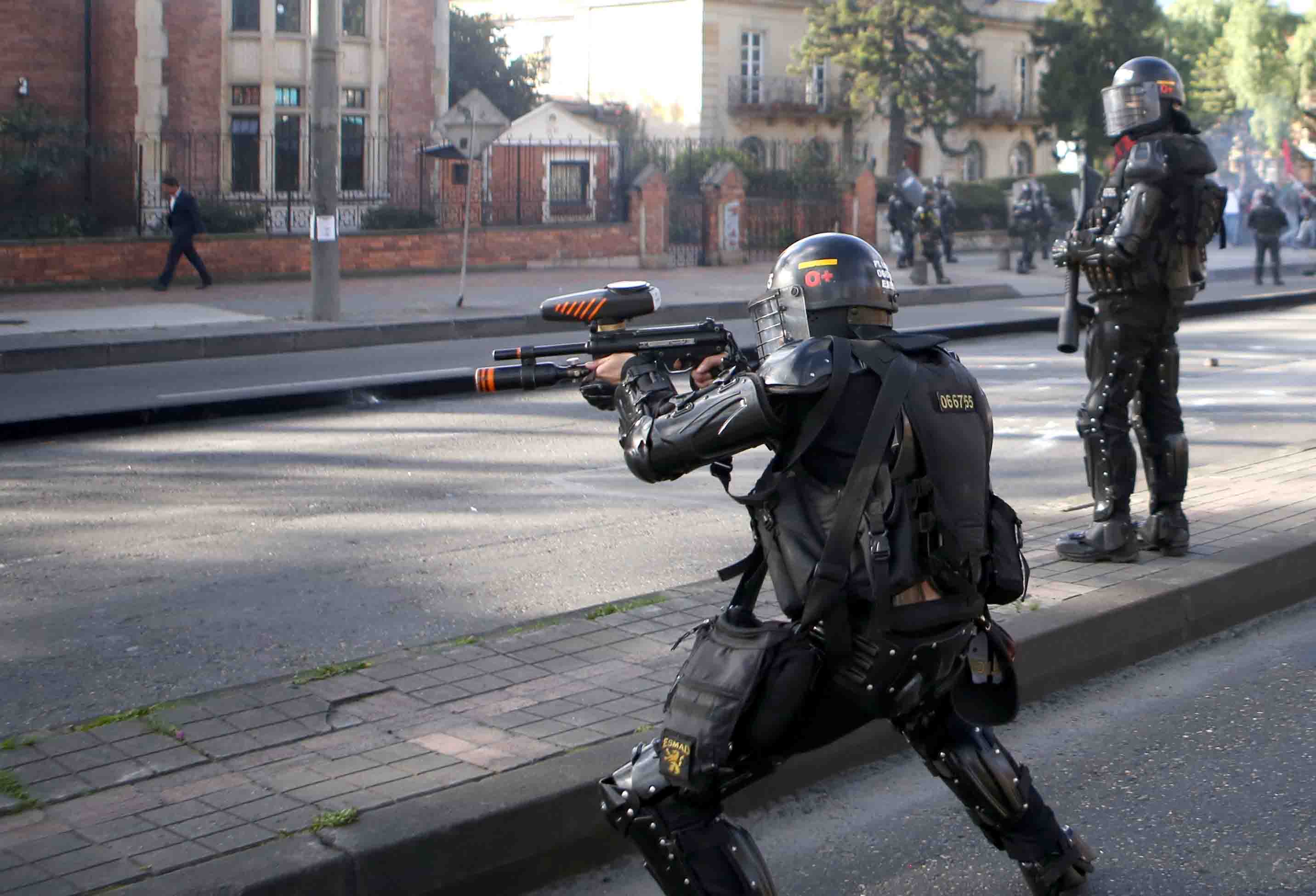 PROTESTAS ESTUDIANTES PARO POLICIA ESMAD