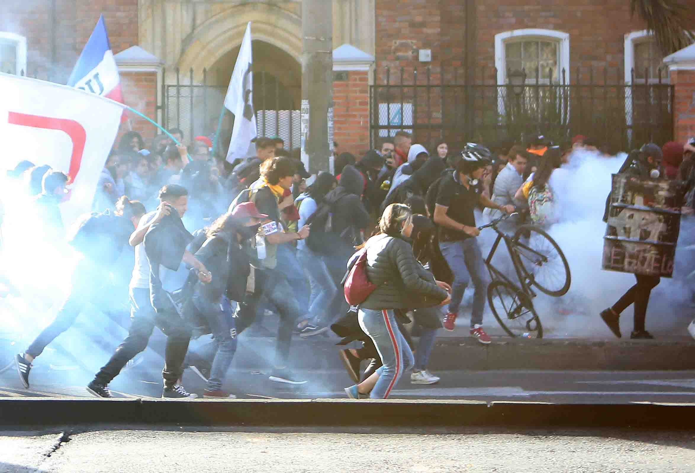 PROTESTAS ESTUDIANTES PARO POLICIA ESMAD