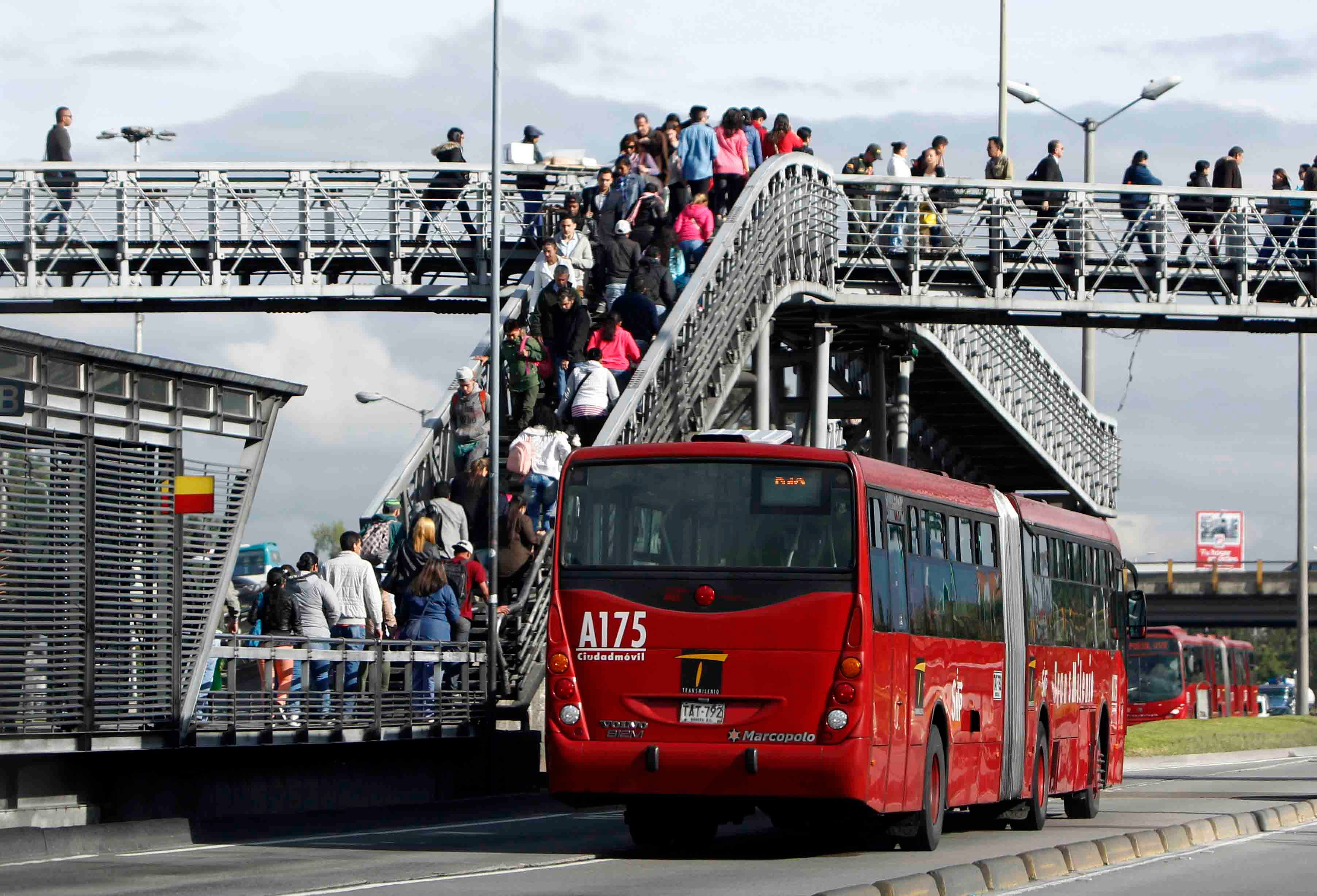 Servicios E32 - F32 de TransMilenio experimentarán un cambio en su tipología, convirtiéndose en Biarticulados