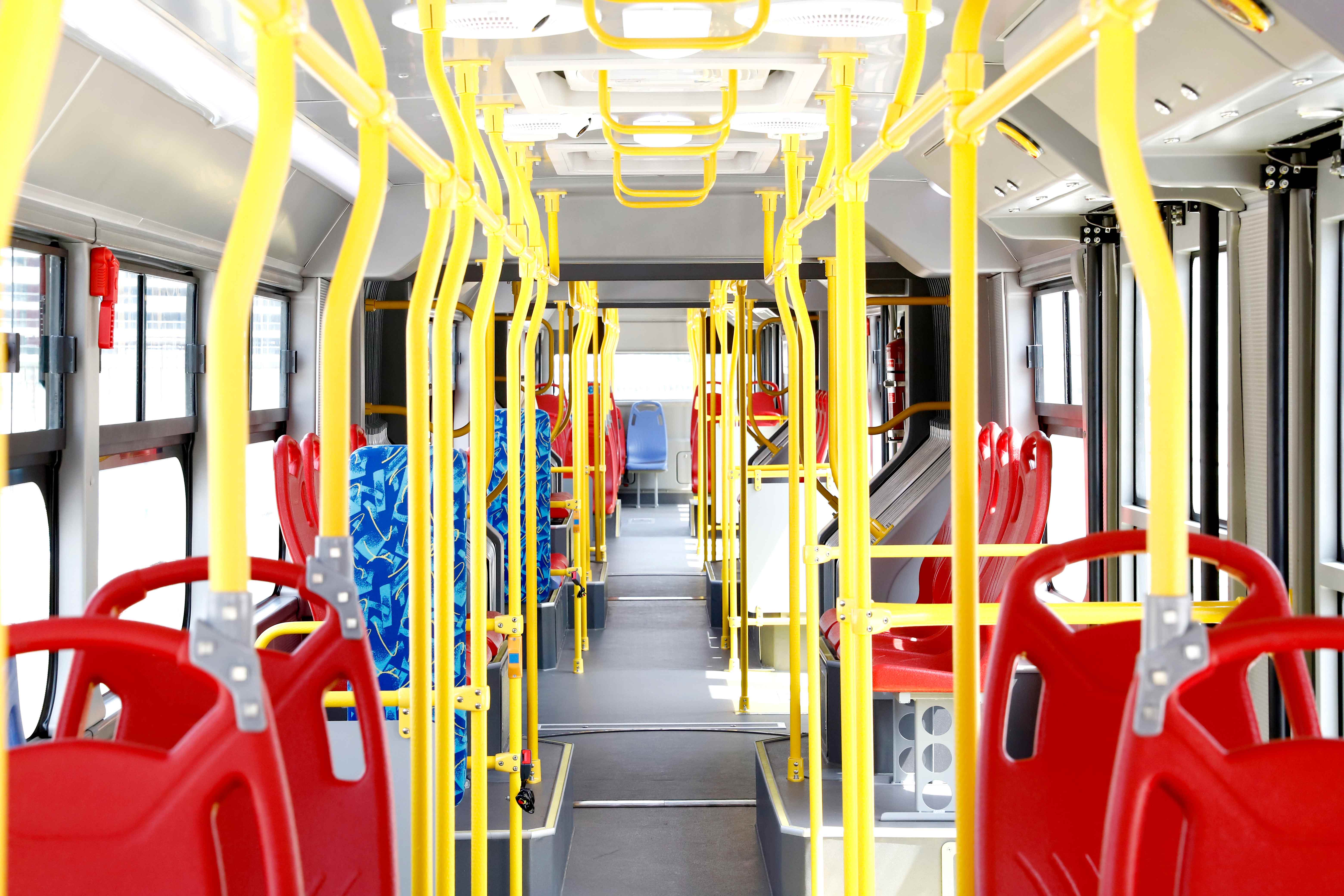 El primer autobús biarticulado 100% eléctrico del mundo