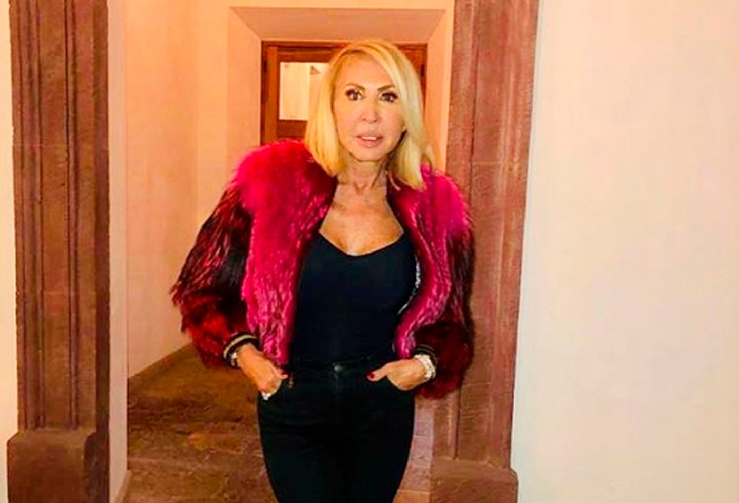 La presentadora peruana tuvo que desmentir rumores de su muerte que fueron difundidos en redes sociales.