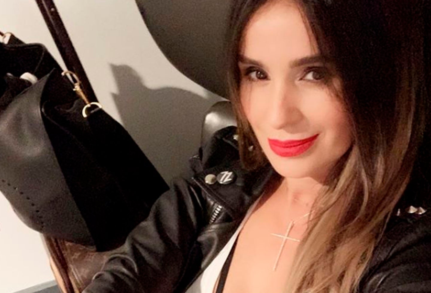 La actriz envió conmovedor mensaje tras la muerte de su joven hermano.