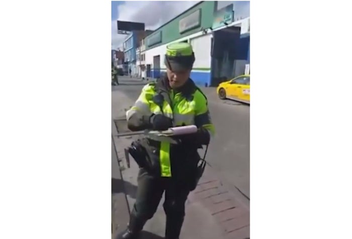 Ella es la agente de la Policía en presunto abuso de autoridad.