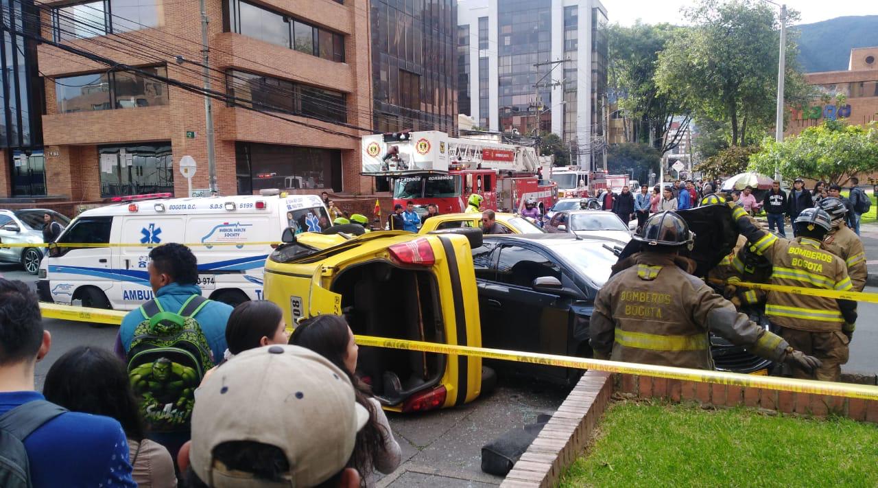 Choque entre SITP, vehículo y taxi