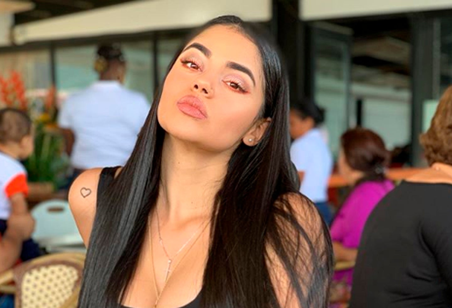 La youtuber habló sobre un fuerte capítulo que vivió en su vida luego de ser víctima de dos impactos de bala.