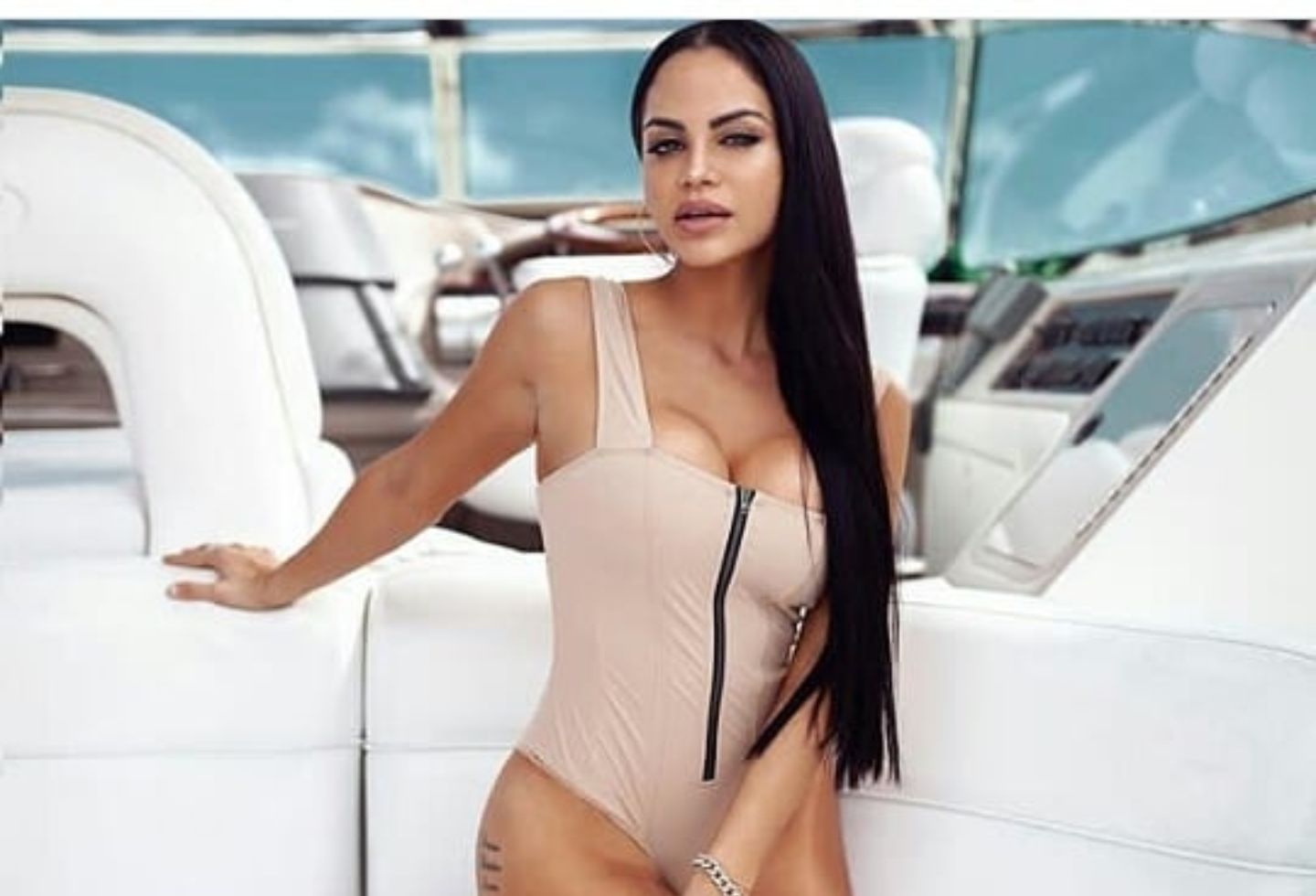 Natti Natasha bailó con sus amigas