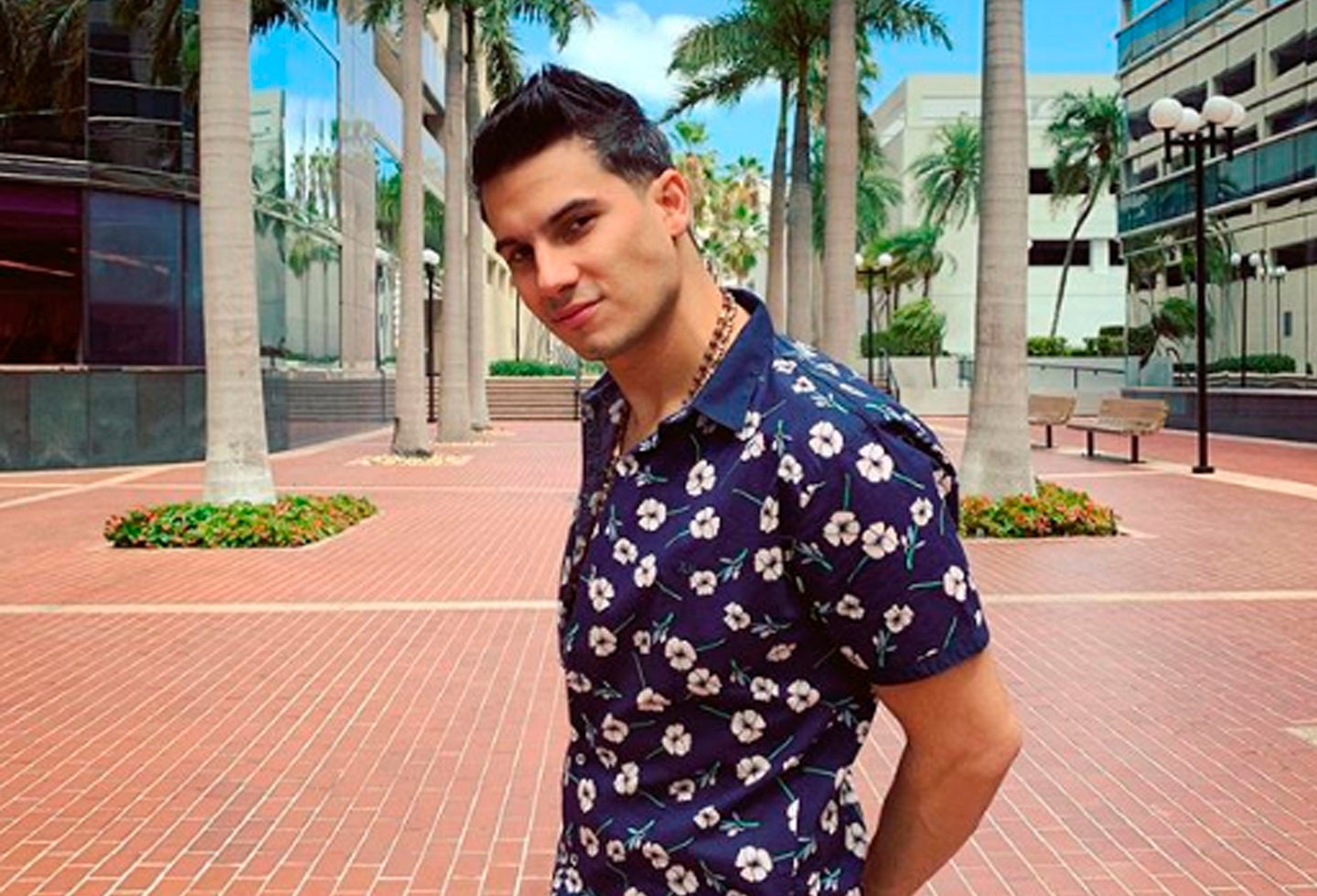 Sus padres llegaban a cualquier fiesta a alardear que su hijo también cantaba.