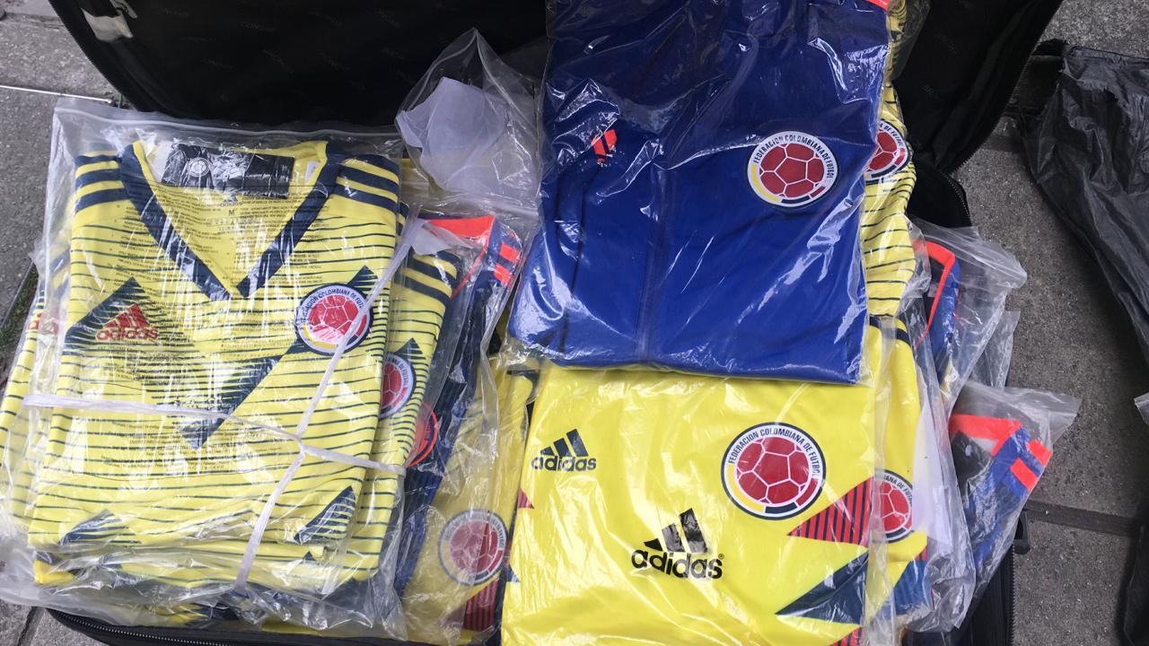 Camisetas 'chiviadas' de la selección Colombia
