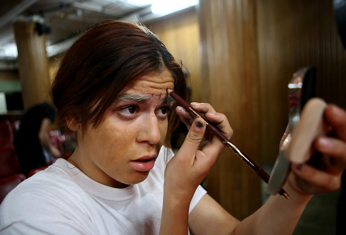 Maquillar la vida y evadirla con el poder de la actuación