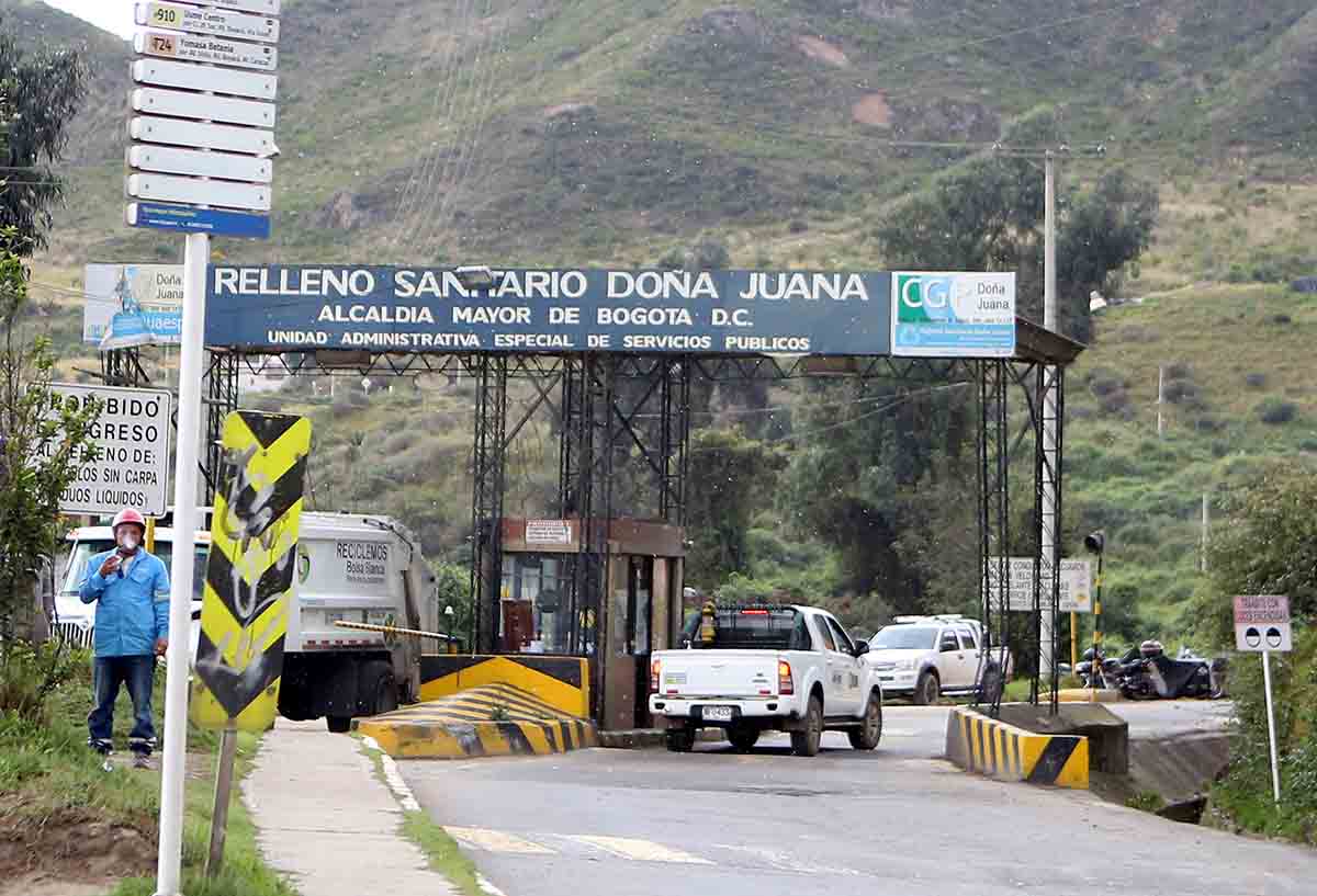 Relleno doña juana / basuras / camiones de basura / medio ambiente / doña juana
