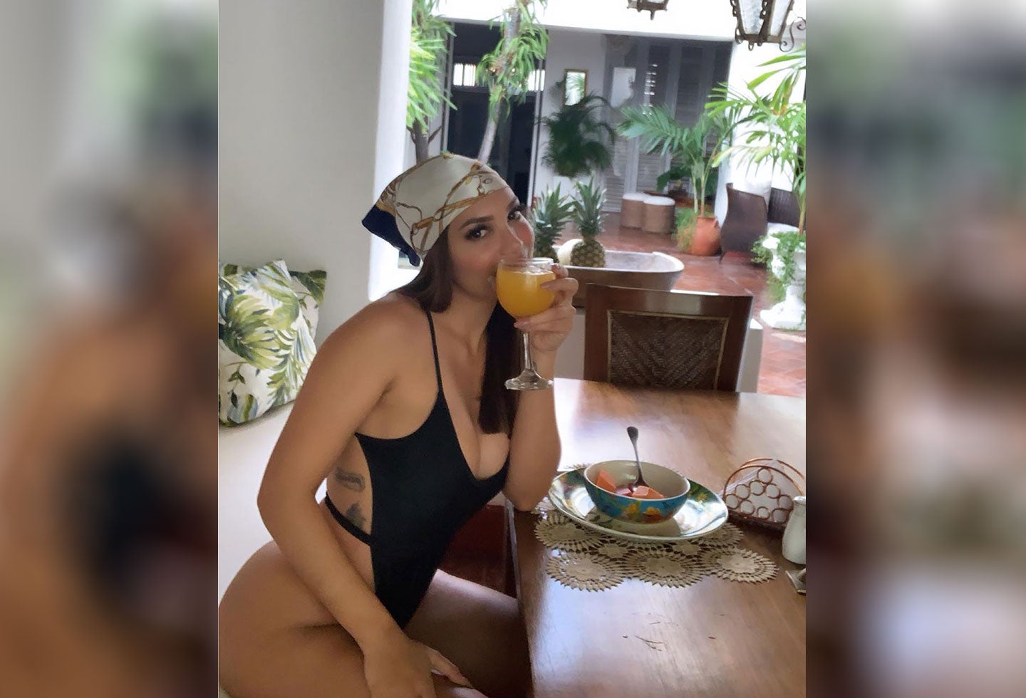 Andrea Valdiri muestra si figura