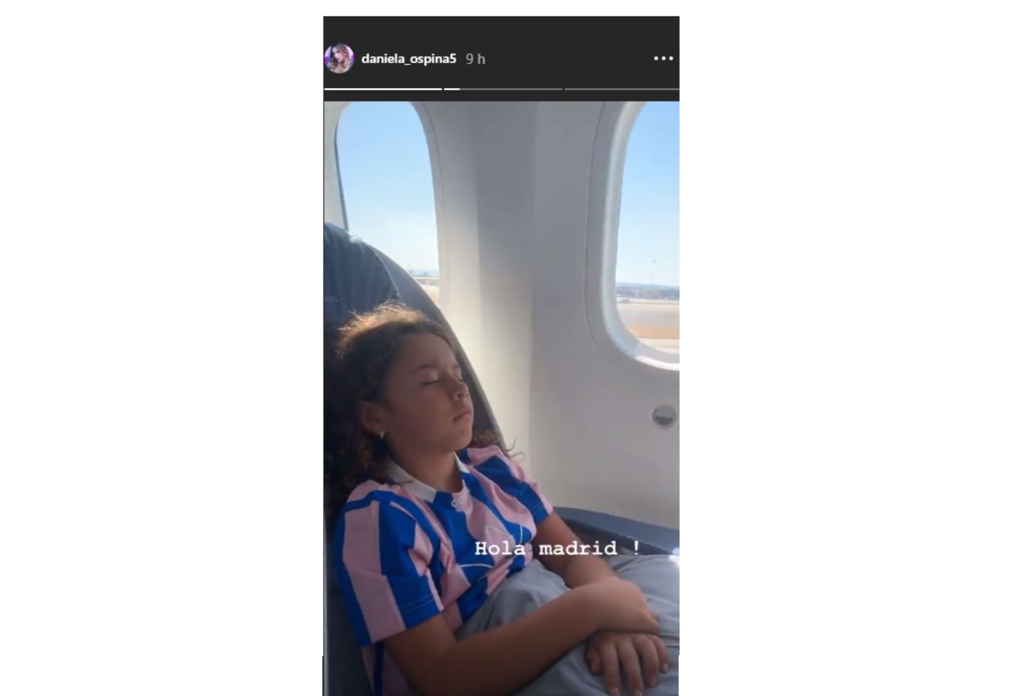 Esta foto de Daniela a Salomé levantó los rumores sobre la posibilidad de que se haya visto con el jugador en España.