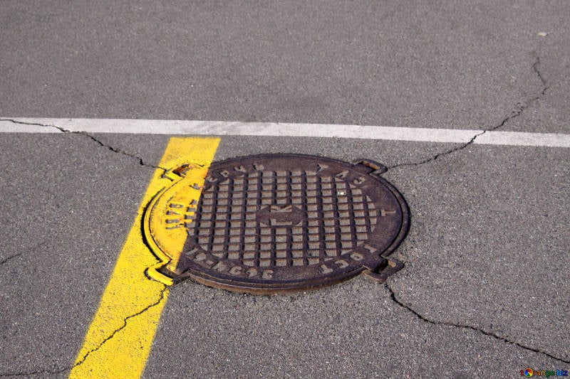 Tapa de alcantarilla. Imagen de referencia.