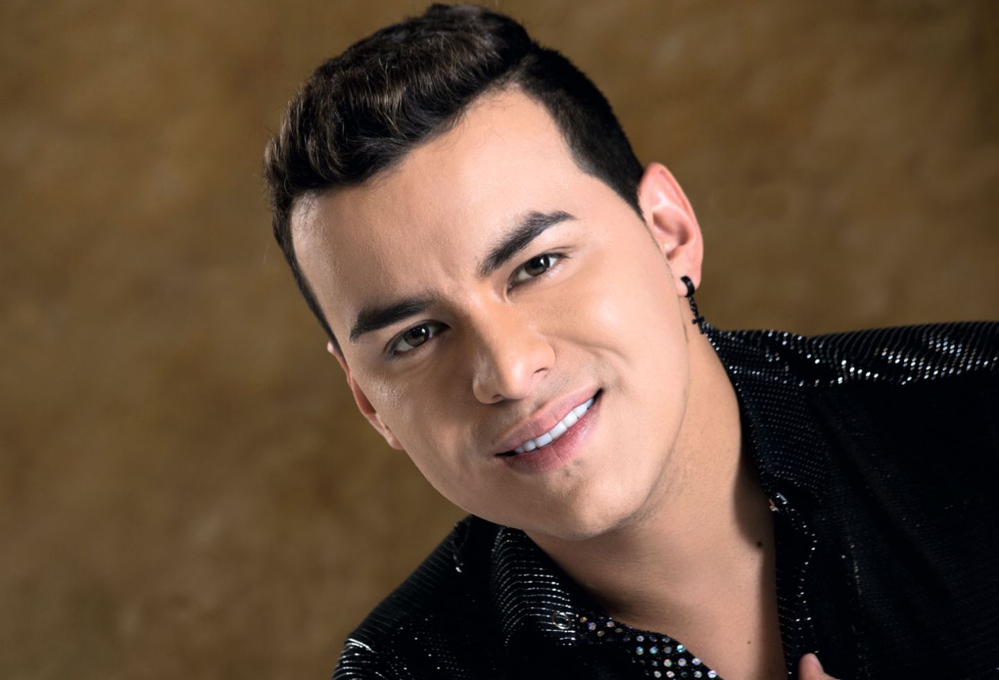 Cuando llega a sus 10 años, con su madre sosteniendo a dos hijos, las cosas no aguantaron y por eso tomaron rumbo hacia Manizales.