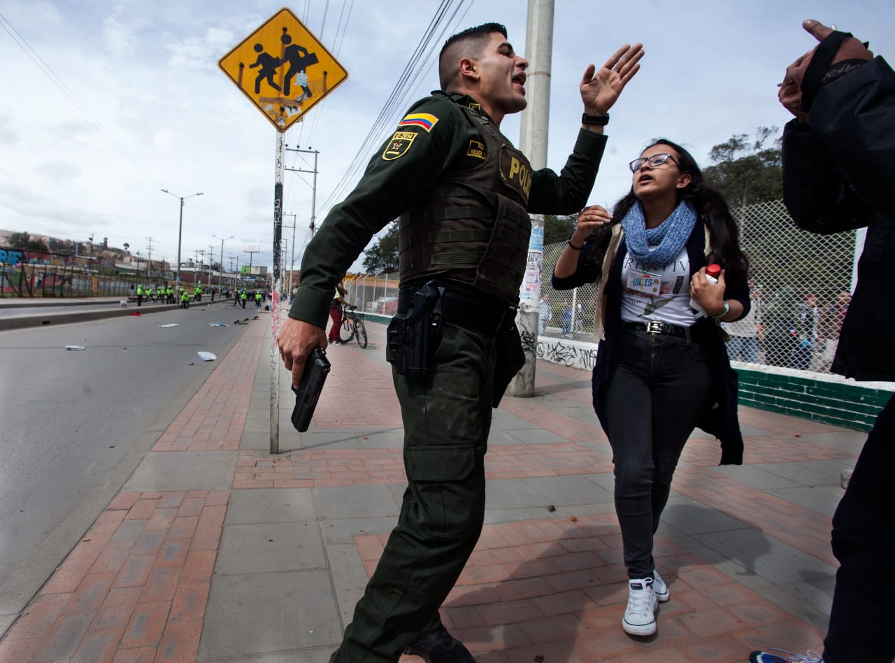 Denuncian que agentes agredieron a estudiantes en Soacha