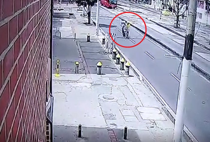 Accidente entre moto y bicicleta en el centro de Bogotá