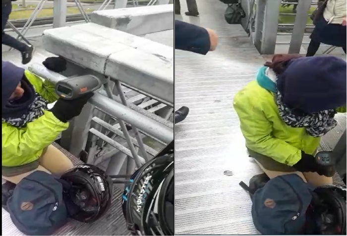 Con este artefacto se colocarían multas a vehículos de manera ilegal