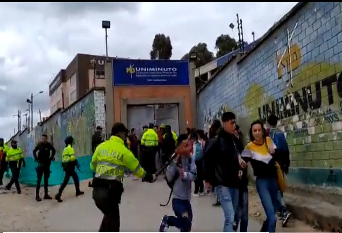 Fuertes disturbios en Soacha con las autoridades