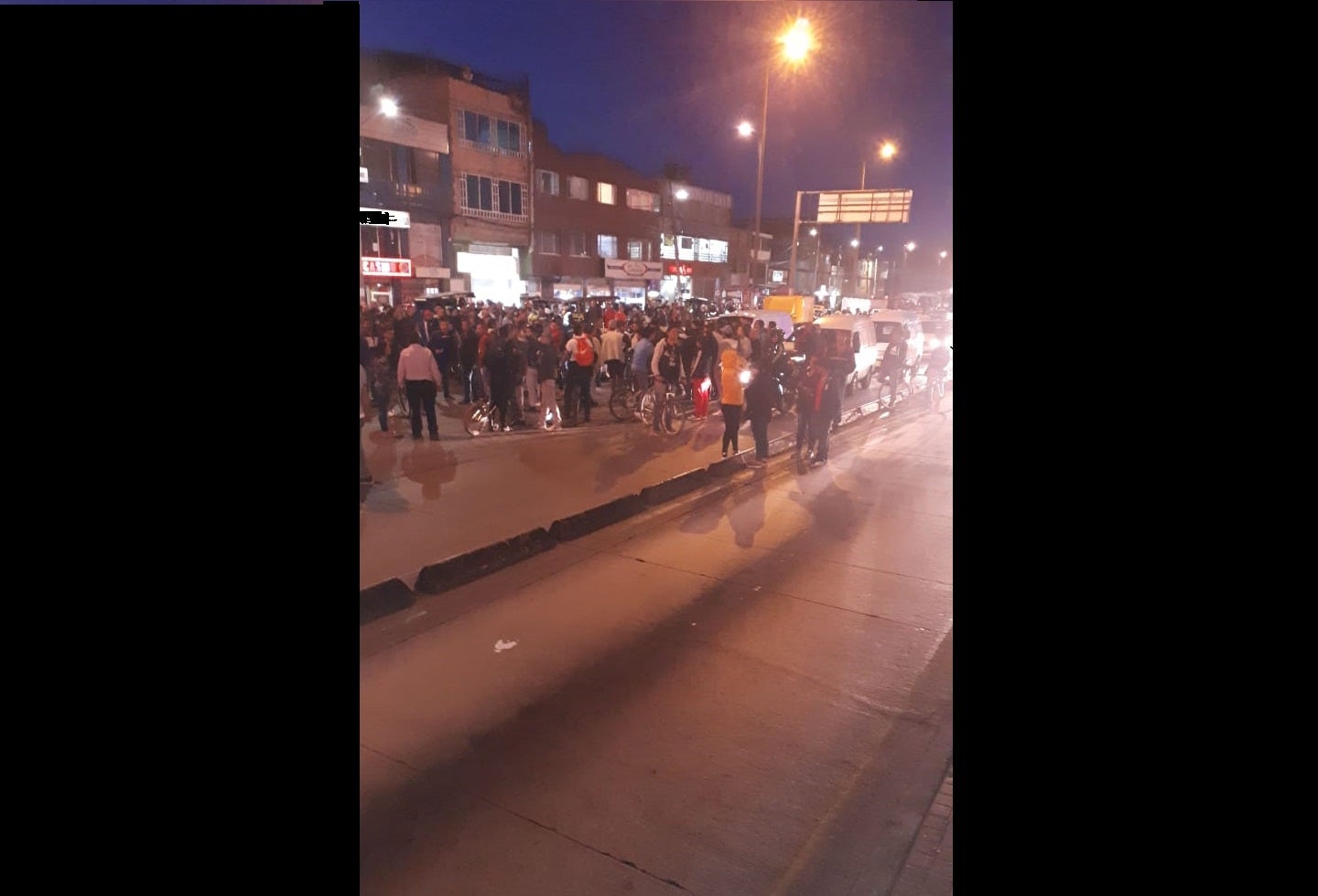 Manifestaciones en el portal de Las Américas