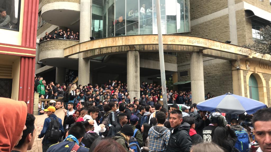 Universidad Distrital de Bogotá y la concentración de estudiantes.