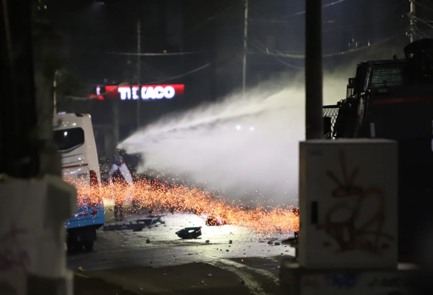 Disturbios por protestas de estudiantes en Halloween