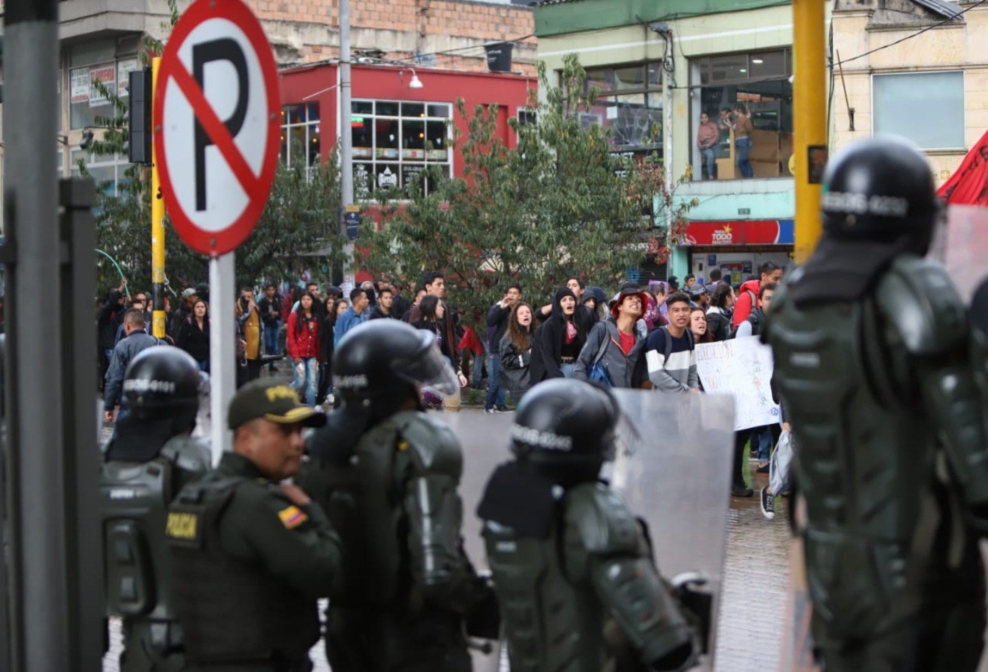 Marcha de estudiantes termina en fuertes desmanes