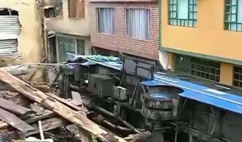 Bus del SITP se metió a casa en la vía a La Calera