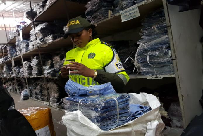 Operativo de contrabando en San Andresito se salió de control, policía de civil disparó al aire