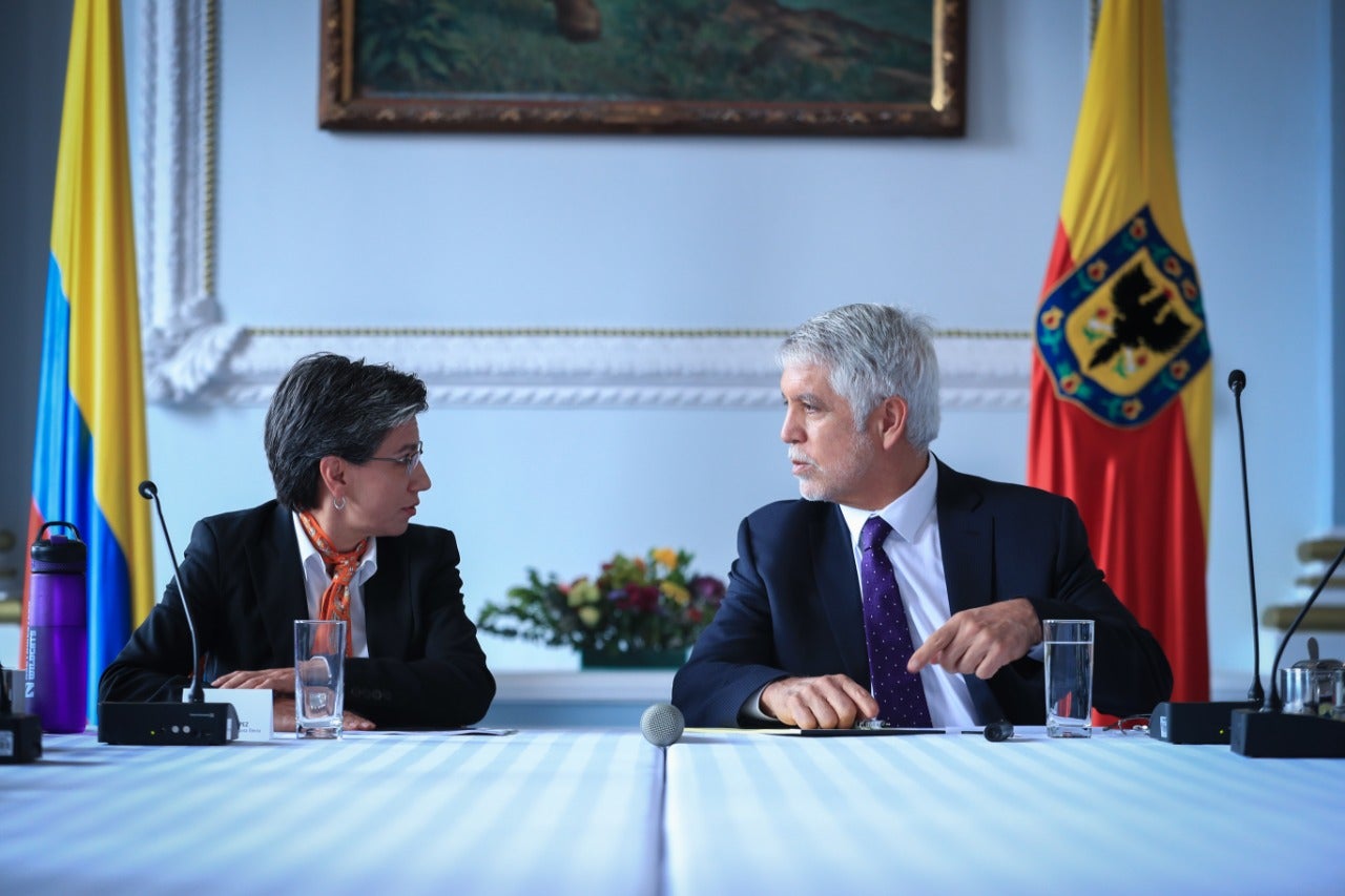 Claudia López y Enrique Peñalosa iniciaron proceso de empalme en la Alcaldía de Bogotá.