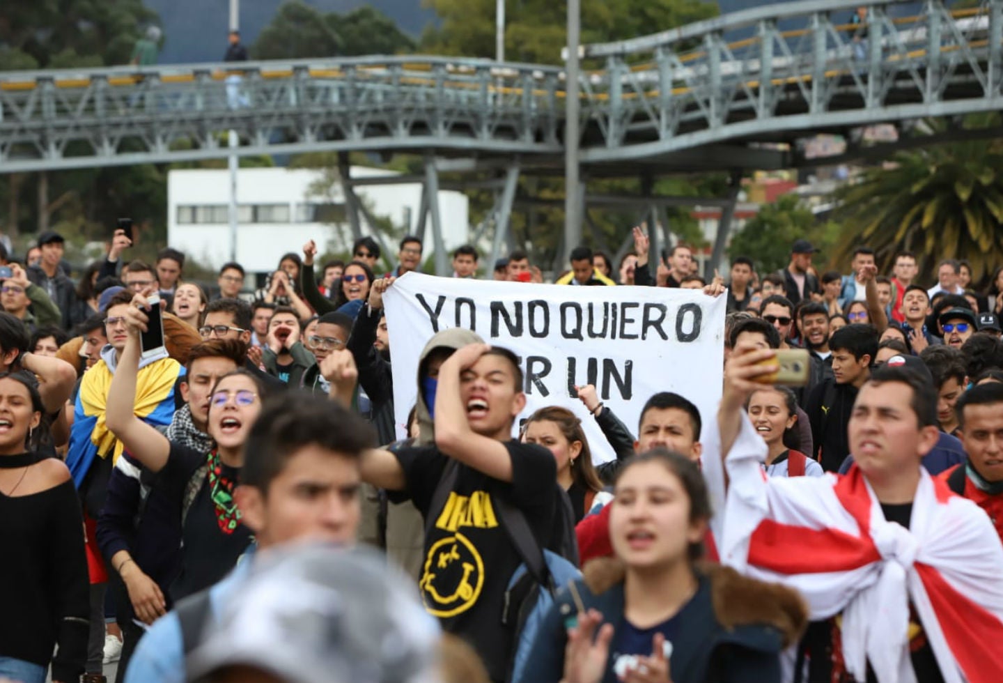 Paro nacional - Bloqueos en la Calle frente a la Universidad Nacional