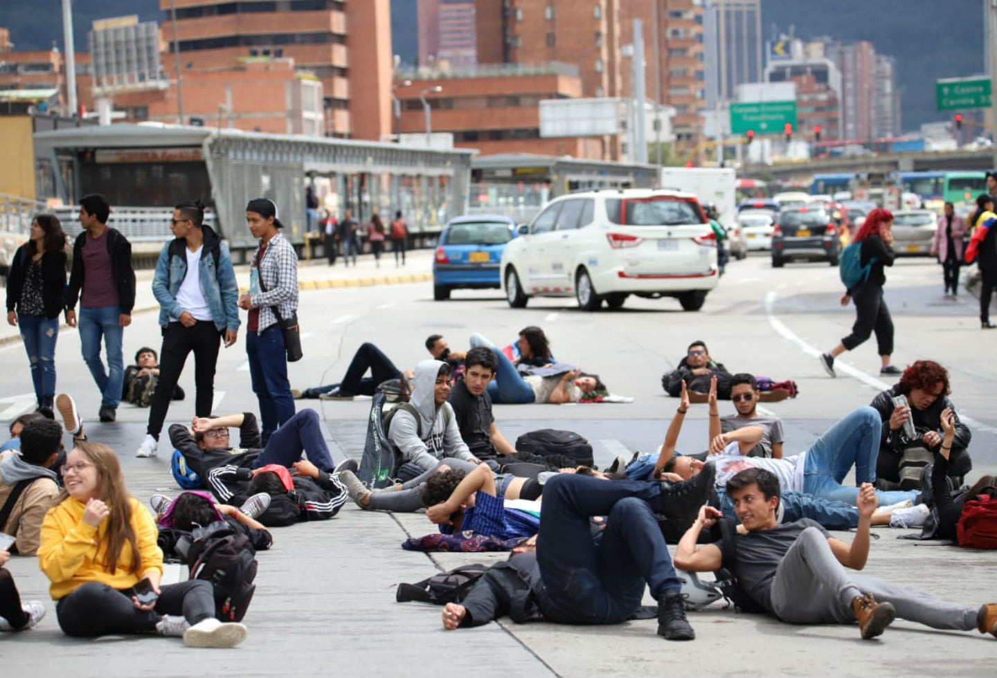 Paro nacional - Bloqueos en la Calle frente a la Universidad Nacional