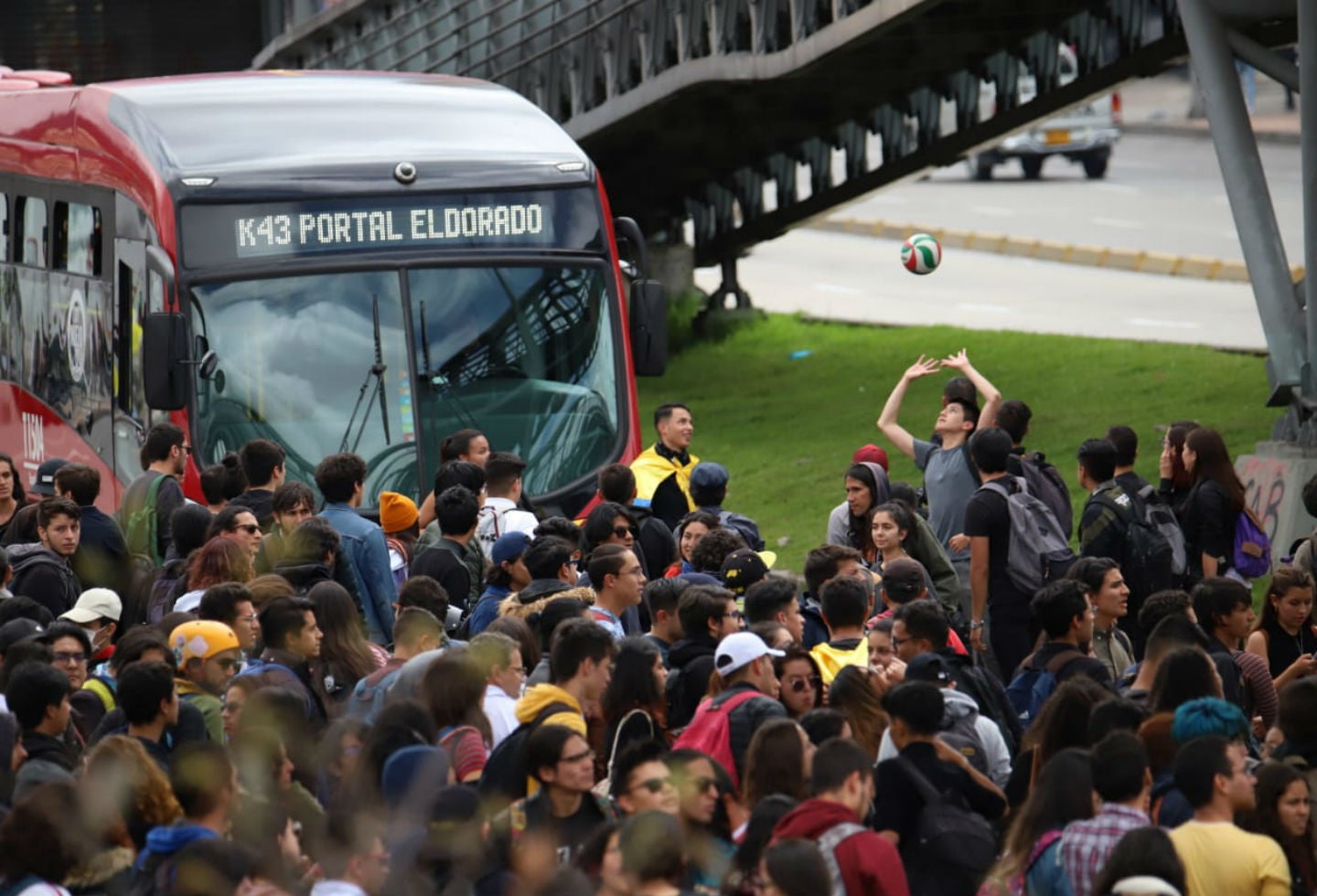 Paro nacional - Bloqueos en la Calle frente a la Universidad Nacional