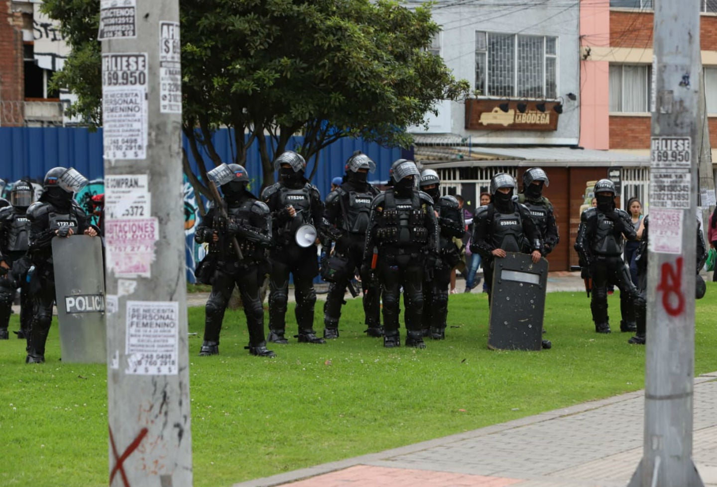 Paro nacional - Bloqueos en la Calle frente a la Universidad Nacional
