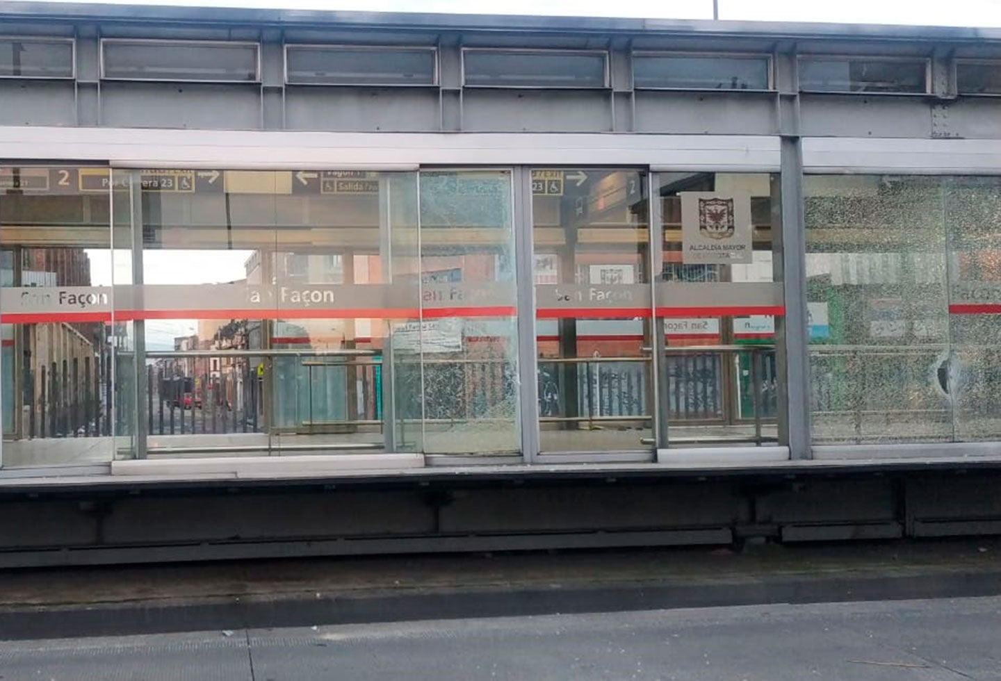 Daños en estación Transmilenio