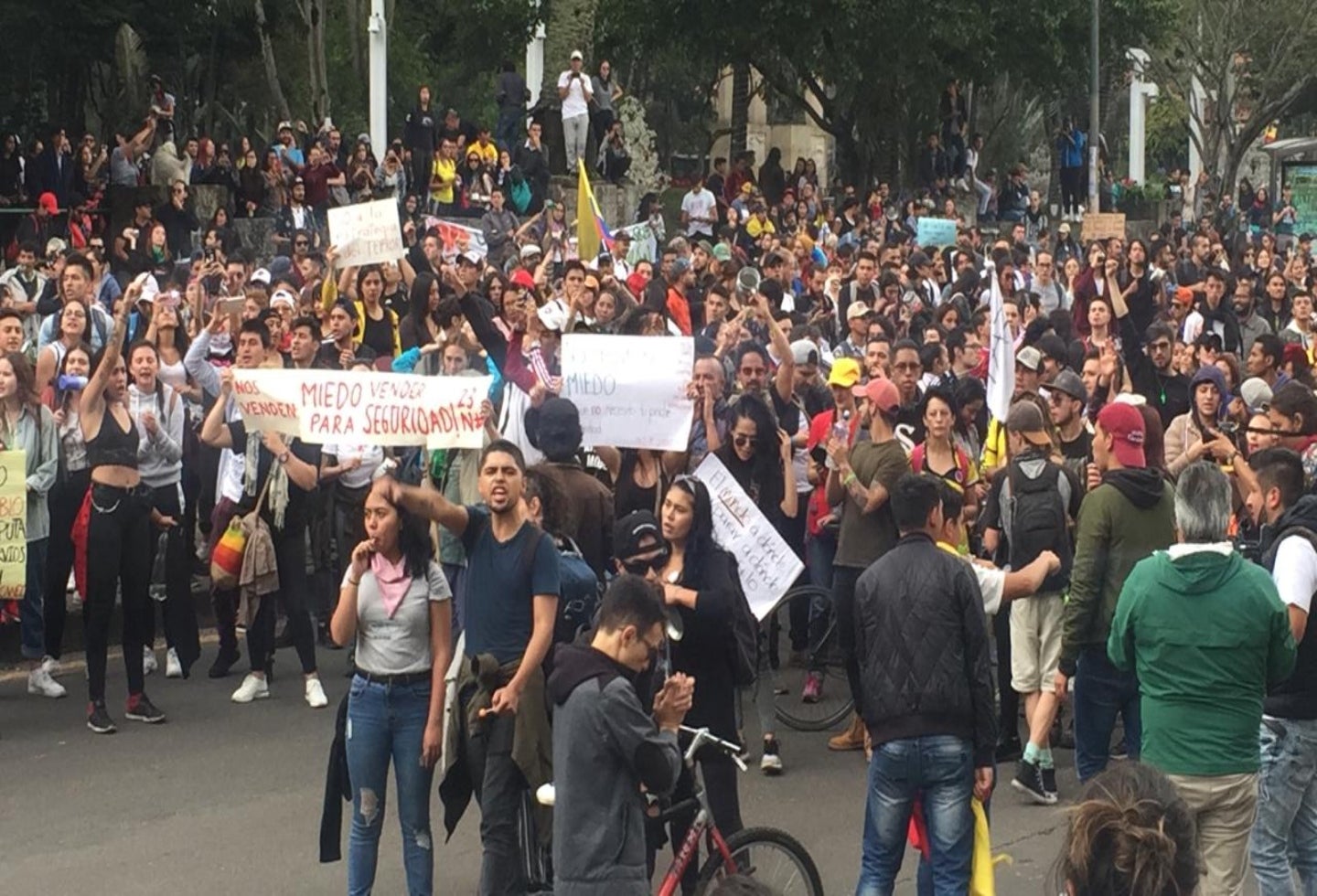Esmat disuelve la marcha y cacerolazo rumbo a la Plaza de Bolívar
