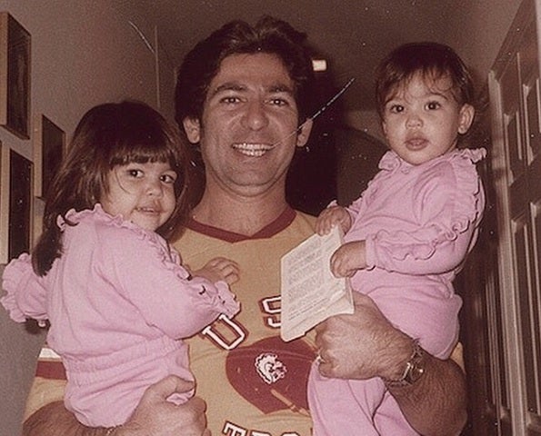 Robert Kardashian y sus hijas Kourtney y Kim