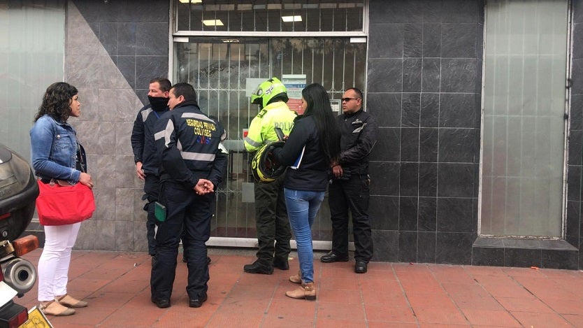 Asaltan banco en localidad de Bosa: Policía despliega intensa persecución