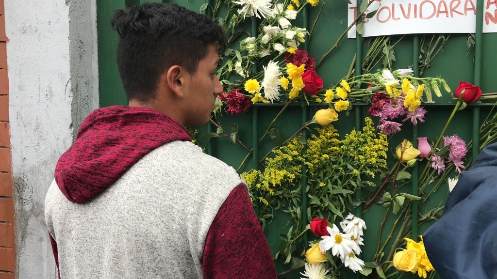 Dolor y pesar en el colegio de Dilan Cruz, tras su muerte.