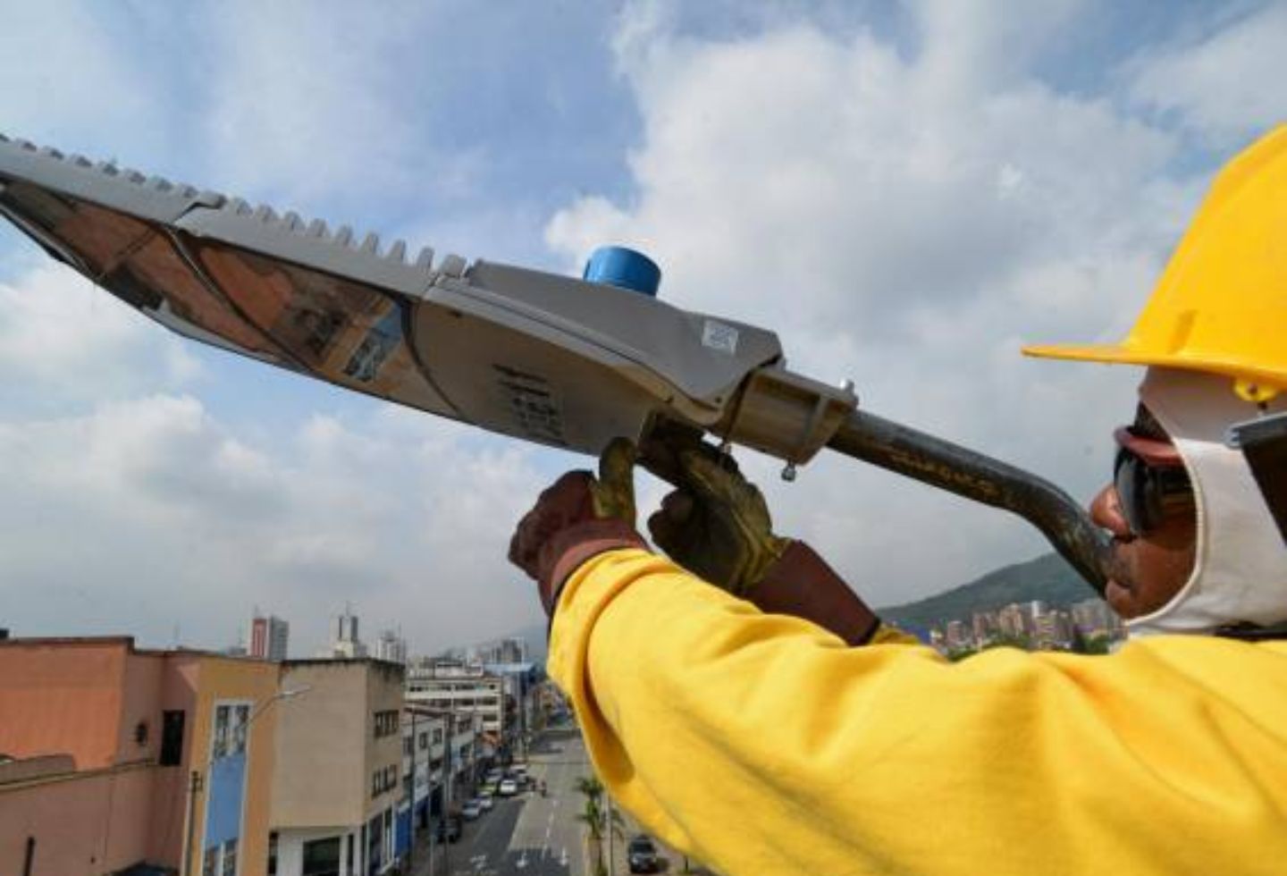 Hay polémica por el alumbrado público.