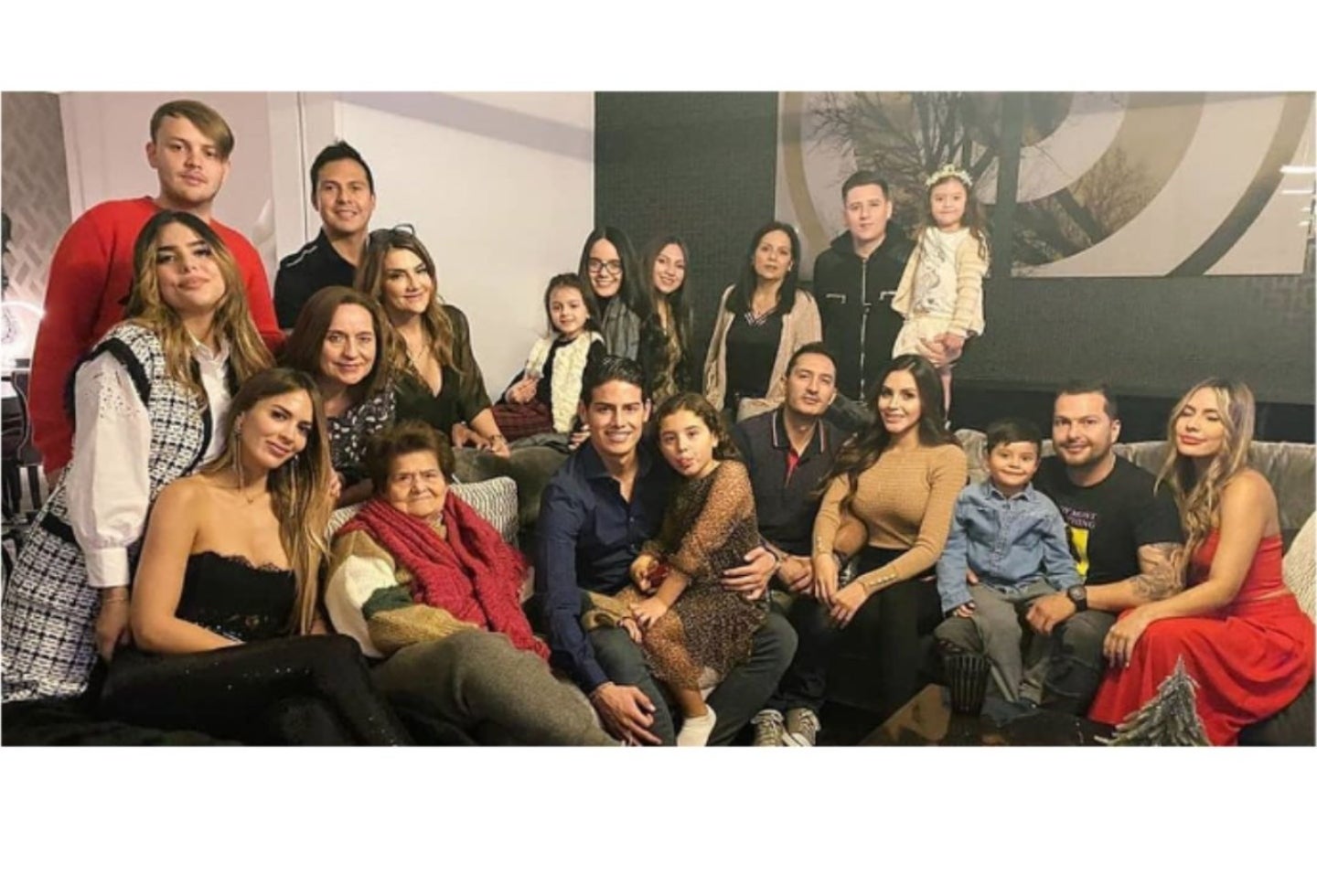 Aparece la primera foto de James Rodríguez y Shannon de Lima con Salomé