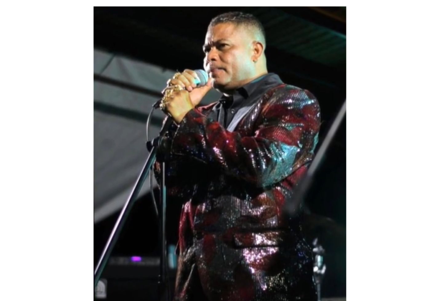 José López dijo que la acusación de su prima sobre que se estaba quedando con la ropa de su tío Pastor López le dolió mucho.