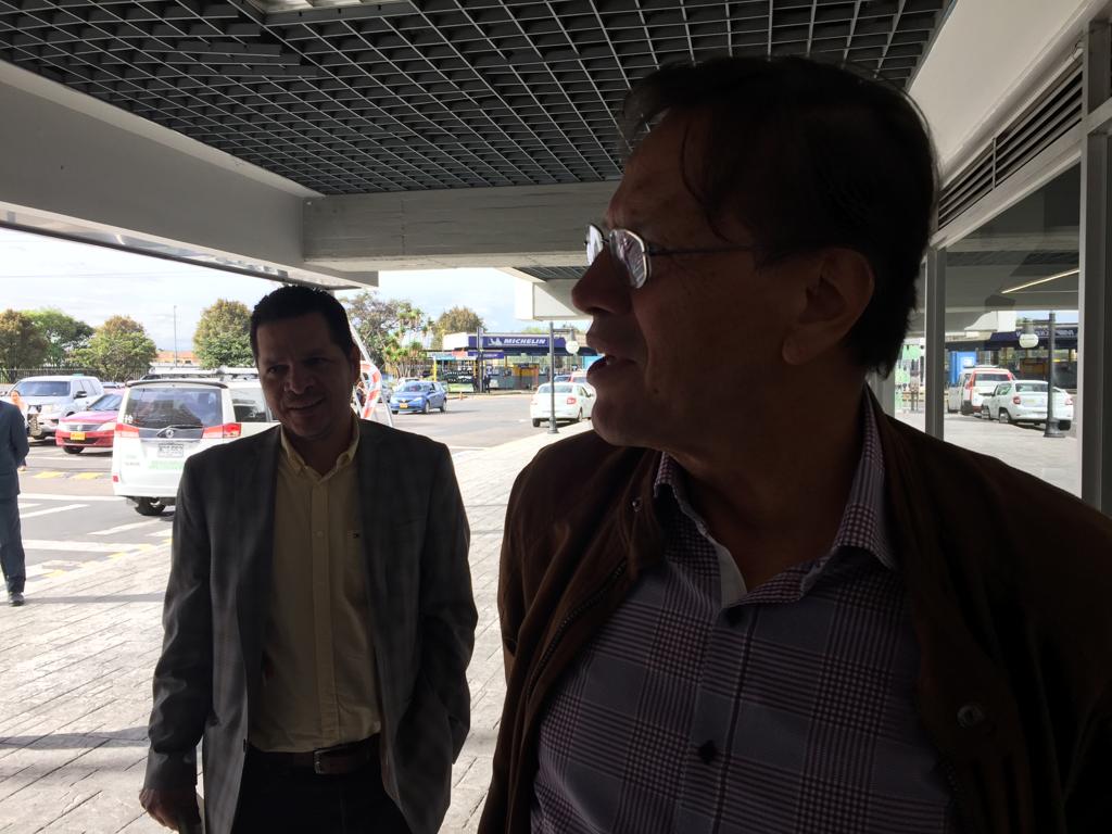 Promotores del paro nacional, antes de reunirse con los voceros del Gobierno.